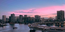 迅雷游戏盒子：高效下载、简约界面、社流及安全保障2025/6/14迅雷游游